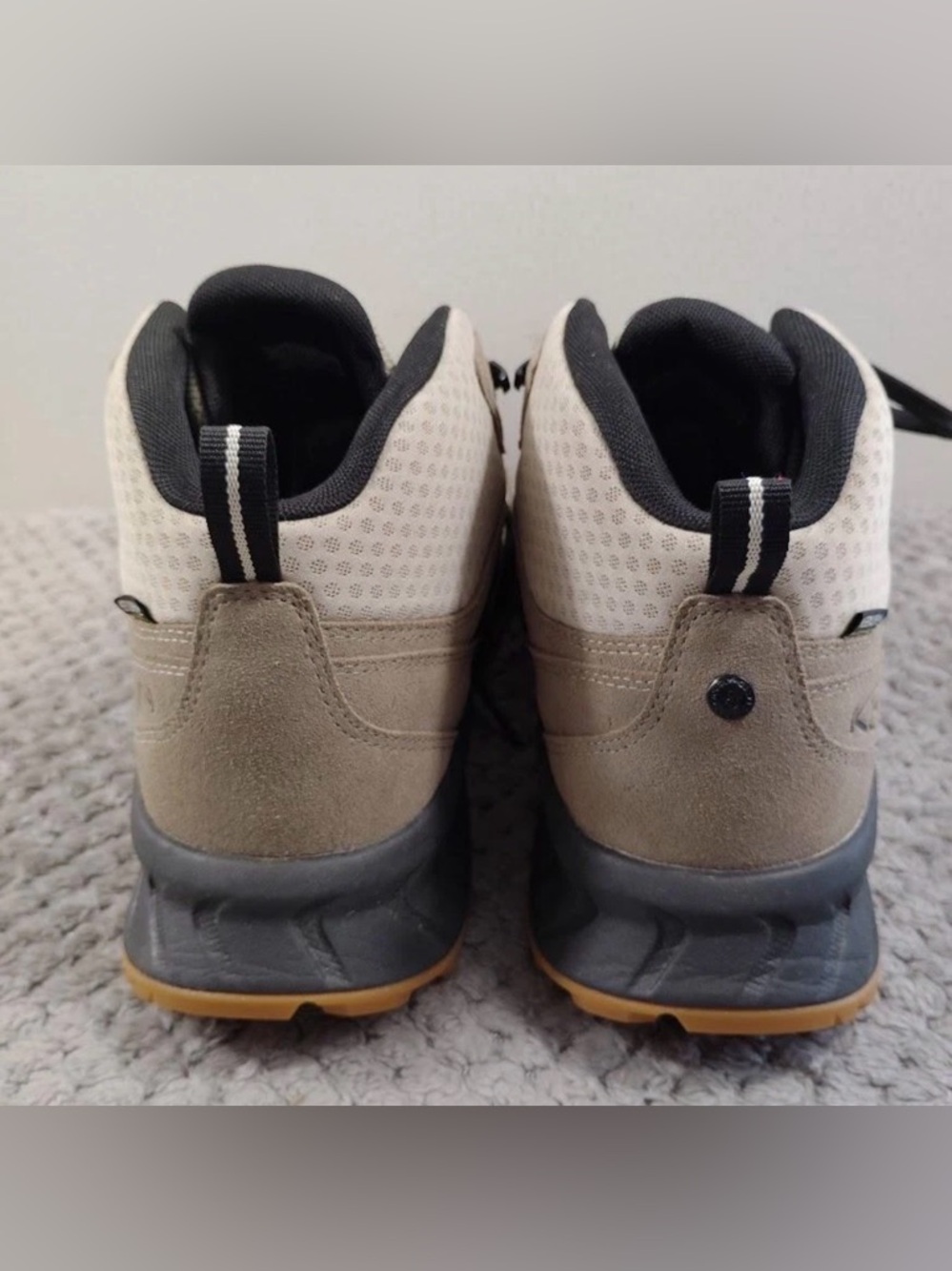 KEEN Men's Beige/Tan Trail Boots with Black Accents Size 13 for man - Picture 9 of 12